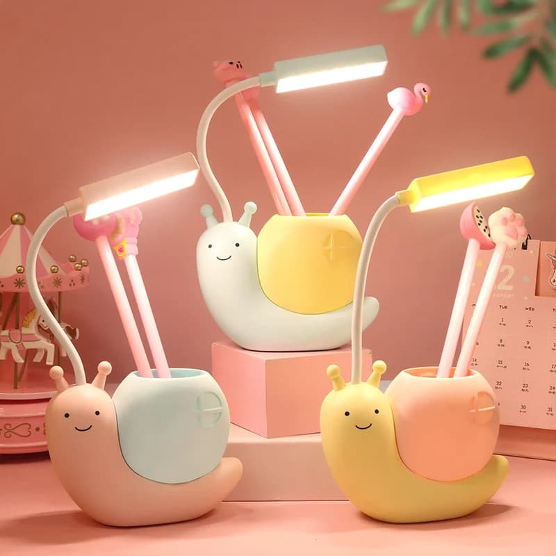 ペン立て付き カタツムリ型 LEDデスクライト